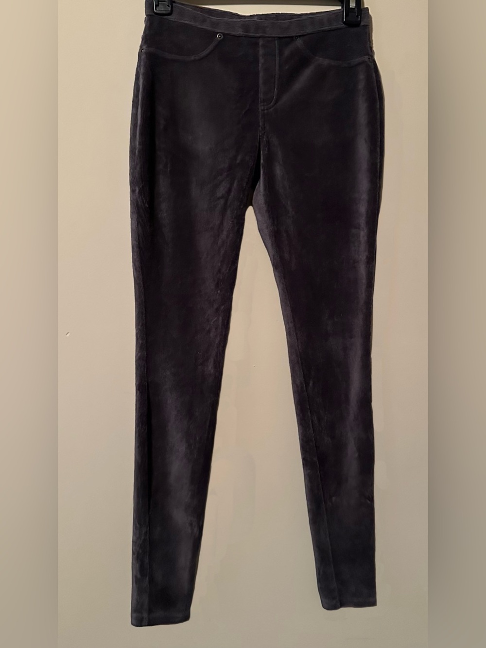Hue Charcoal Corduroy Textured Jeggings